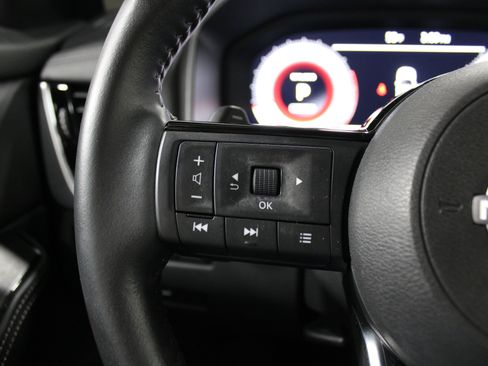 Used 2024 Nissan Rogue Platinum w/ Platinum Premium Package AWD/4WD image 10