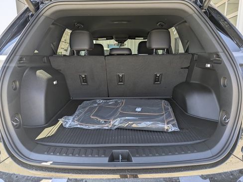 New 2026 GMC Terrain AT4 w/ LPO, Floor Liner Package image 15