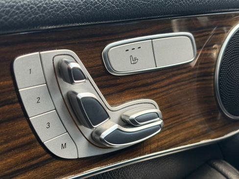 Used 2020 Mercedes-Benz GLC 300 4MATIC image 25