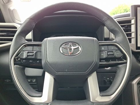 Used 2022 Toyota Tundra Limited w/ Power Package AWD/4WD image 19