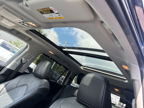 Used 2022 Toyota Highlander Platinum FWD image 13