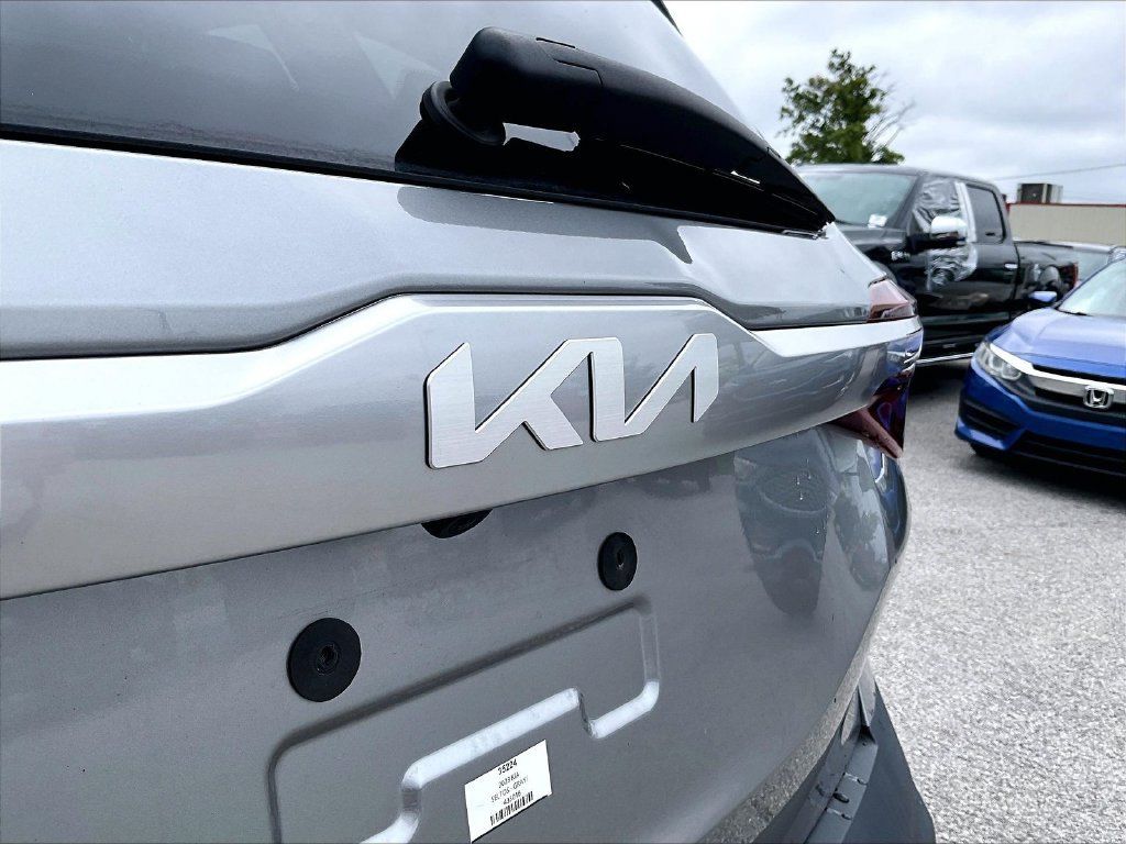 Used 2023 Kia Seltos LX AWD/4WD image 9