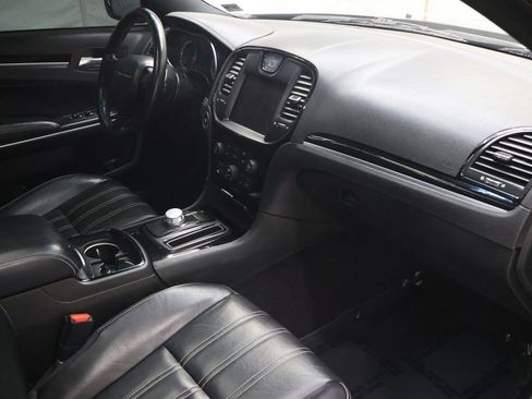 Used 2022 Chrysler 300 S RWD image 11