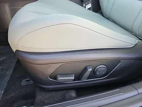 New 2025 Hyundai Elantra Limited w/ Cargo Package image 41