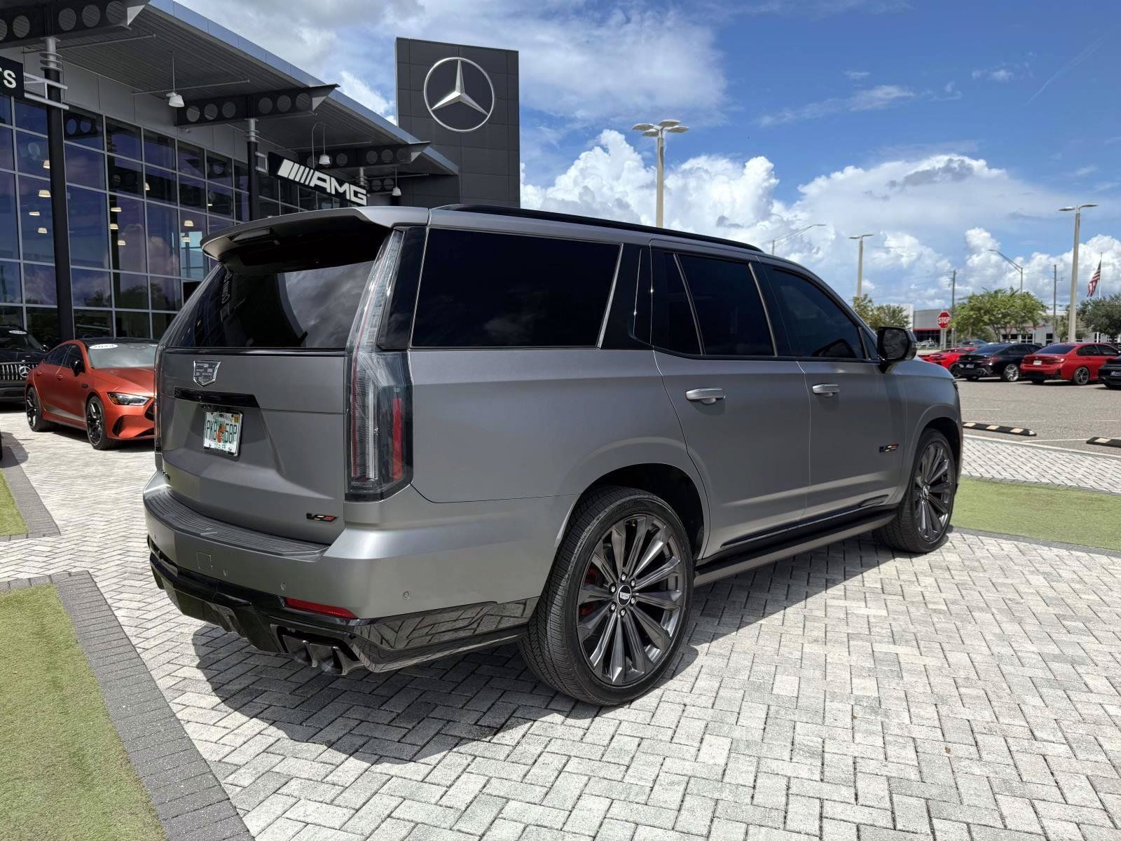 Used 2026 Cadillac Escalade V w/ LPO, Onyx Lite Package AWD/4WD image 5
