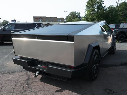 Used 2025 Tesla Cybertruck AWD Crew Cab image 6