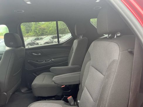 Used 2023 Chevrolet Traverse LT FWD image 23