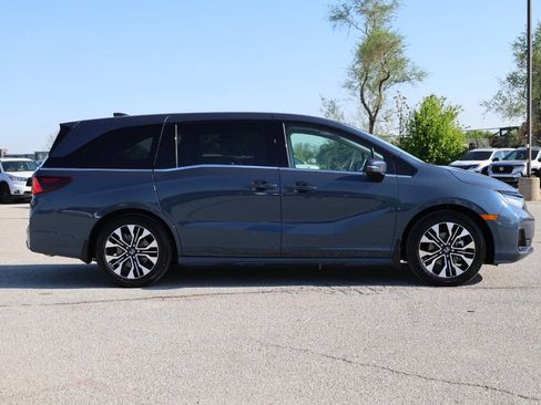 Used 2025 Honda Odyssey Elite image 7