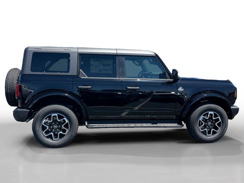 New 2026 Ford Bronco Outer Banks AWD/4WD image 6