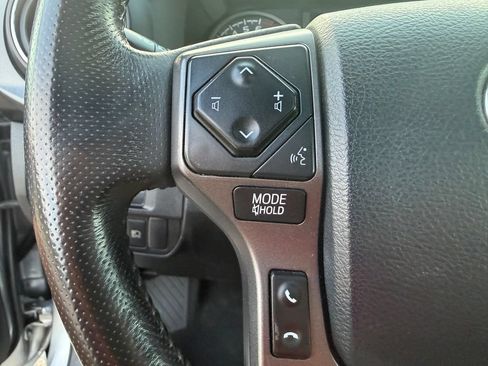 Used 2019 Toyota Tacoma TRD Sport w/ TRD Premium Sport Package AWD/4WD image 18
