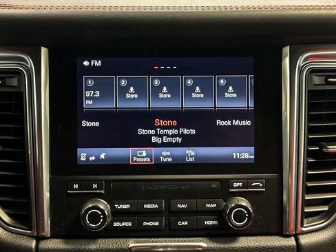 Used 2018 Porsche Macan Sport Edition AWD/4WD image 41