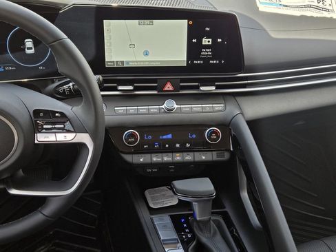 New 2026 Hyundai Elantra Limited FWD image 24