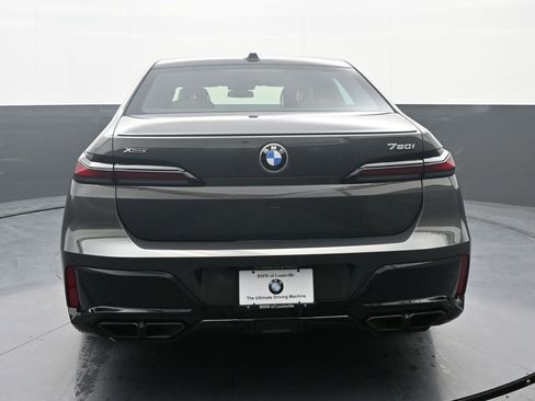 Used 2023 BMW 760i xDrive w/ Executive Package image 6