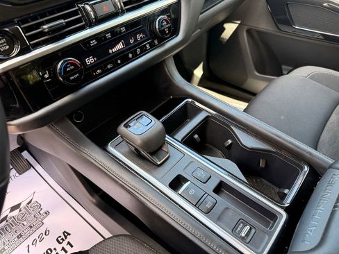 Used 2025 Nissan Pathfinder SV FWD image 21