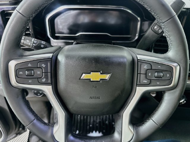 Used 2023 Chevrolet Silverado 1500 LT AWD/4WD image 19