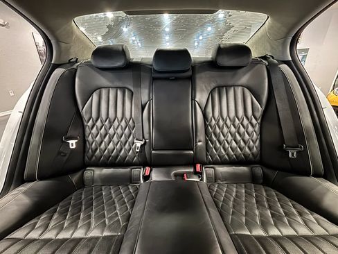 Used 2020 Genesis G70 2.0T w/ Prestige Package RWD image 23