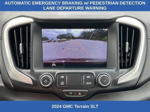 Used 2024 GMC Terrain SLT FWD image 7