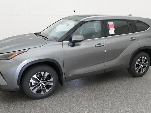 New 2026 Toyota Highlander XLE AWD/4WD image 2