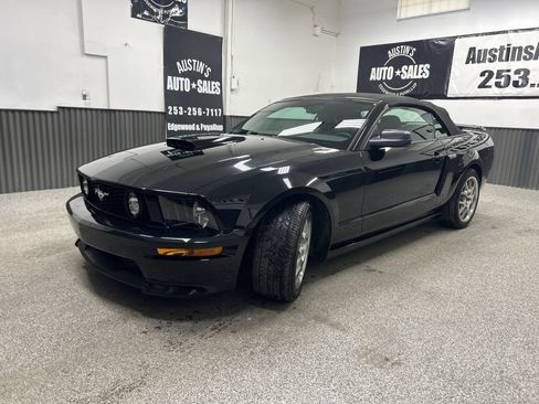 Used 2009 Ford Mustang GT Premium RWD image 3