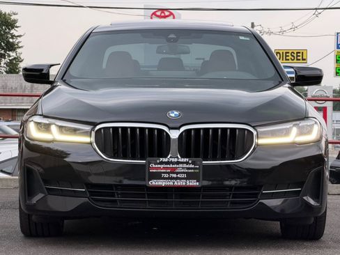 Used 2022 BMW 530i xDrive w/ Convenience Package AWD/4WD image 2