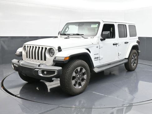Used 2019 Jeep Wrangler Unlimited Sahara image 4