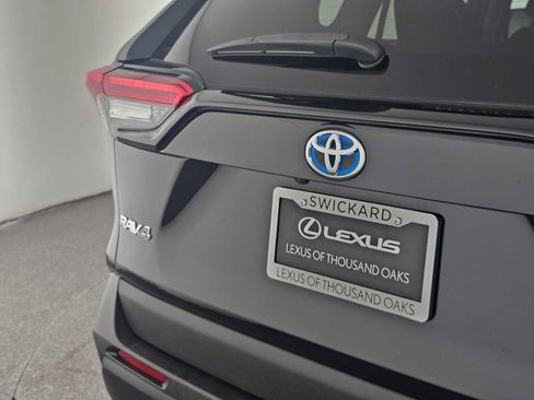 Used 2020 Toyota RAV4 XLE w/ Convenience Package AWD/4WD image 13