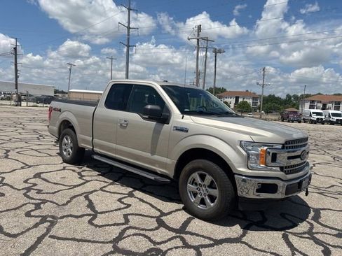 Used 2018 Ford F150 XLT w/ Equipment Group 302A Luxury AWD/4WD image 3
