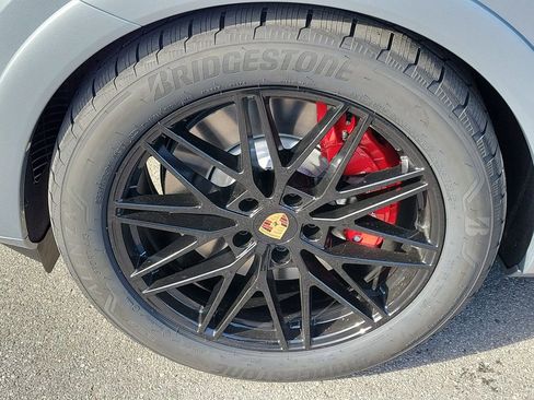 New 2026 Porsche Cayenne GTS image 12