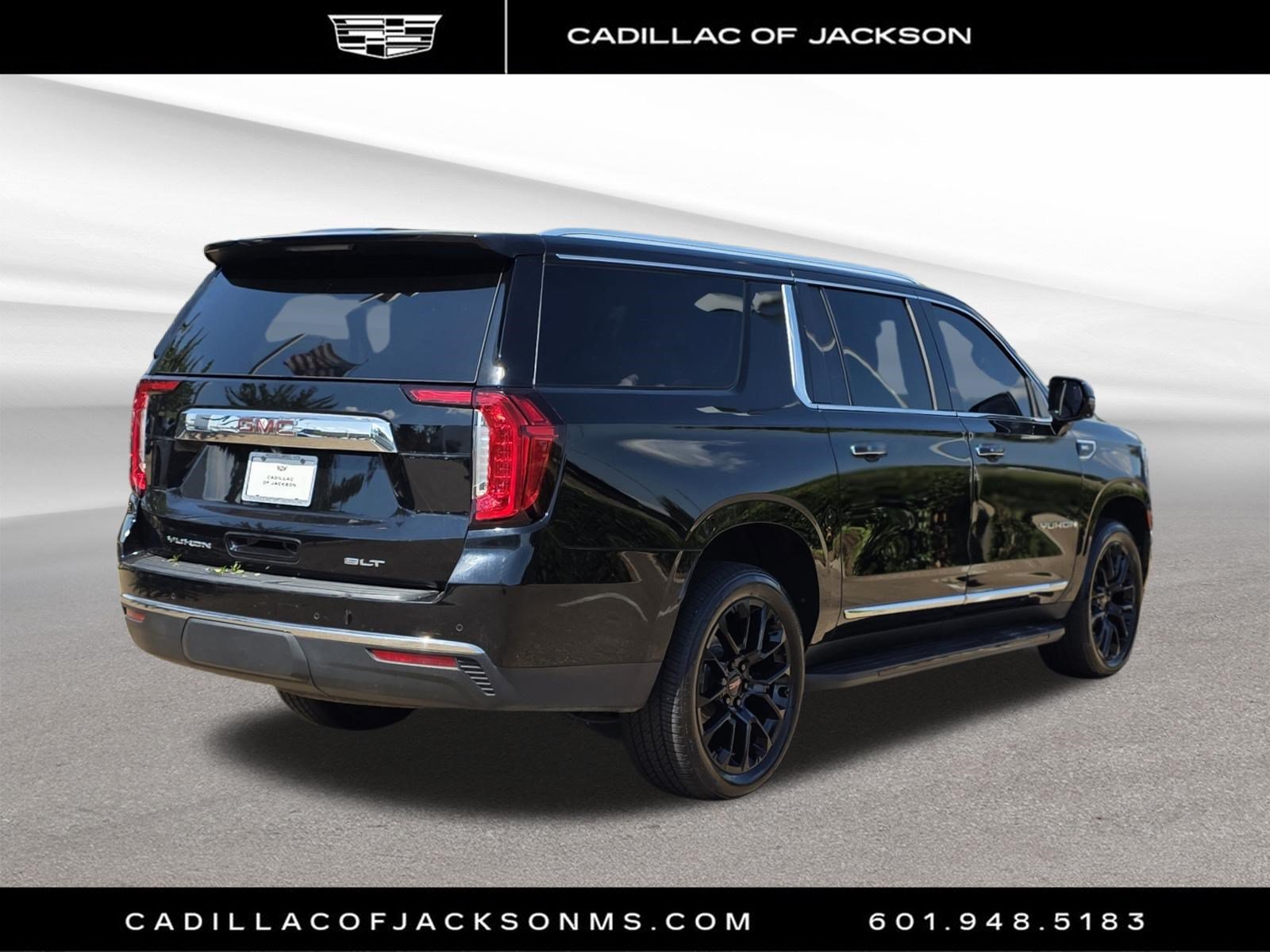 Used 2023 GMC Yukon XL SLT w/ SLT Premium Package RWD image 5