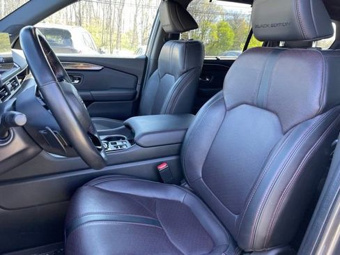 Used 2025 Honda Pilot Black Edition image 6