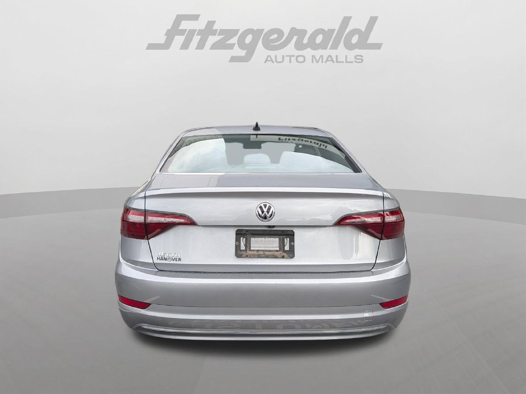 Used 2020 Volkswagen Jetta SE w/ SE Cold Weather Package FWD image 4