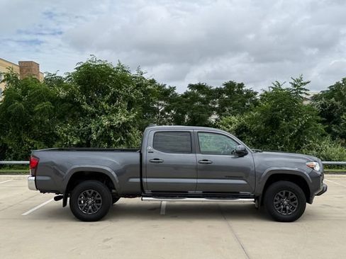 Used 2021 Toyota Tacoma SR5 RWD image 5