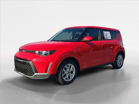 Used 2023 Kia Soul LX w/ LX Technology Package image 1