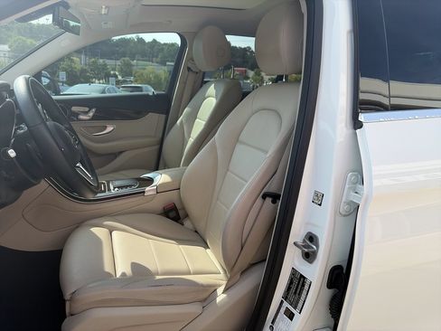 Used 2022 Mercedes-Benz GLC 300 image 14