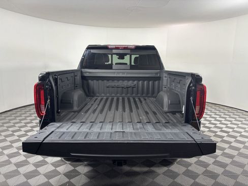 Used 2022 GMC Sierra 1500 AT4X image 5