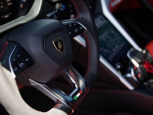 Used 2019 Lamborghini Urus AWD/4WD image 60