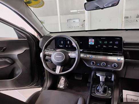 Used 2024 Hyundai Kona SE image 49