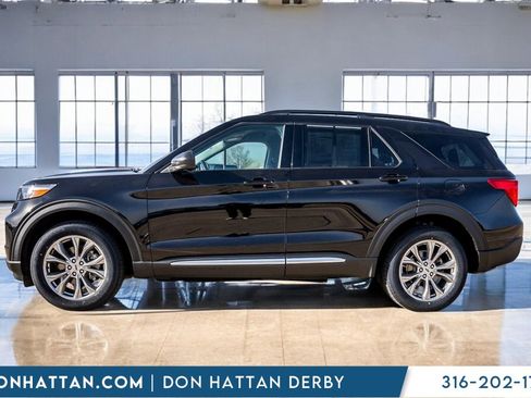 Used 2023 Ford Explorer XLT w/ Equipment Group 202A image 2
