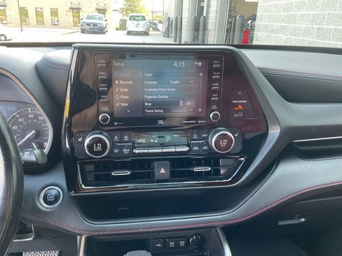 Used 2021 Toyota Highlander XSE AWD/4WD image 24