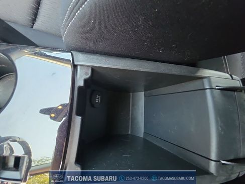 Used 2017 INFINITI QX30 FWD image 23