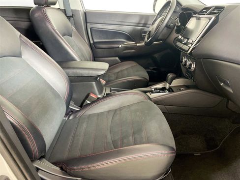 Used 2024 Mitsubishi Outlander Sport AWD image 25