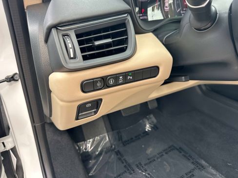 Used 2025 Acura TLX w/ Technology Package image 18