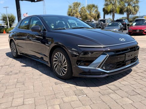 Used 2025 Hyundai Sonata Limited FWD image 7