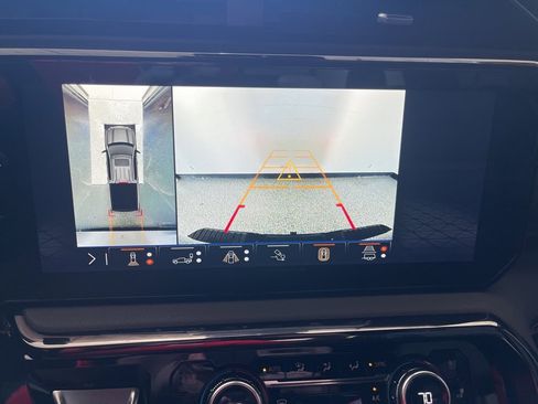 Used 2024 GMC Sierra 1500 AT4 w/ Technology Package image 24