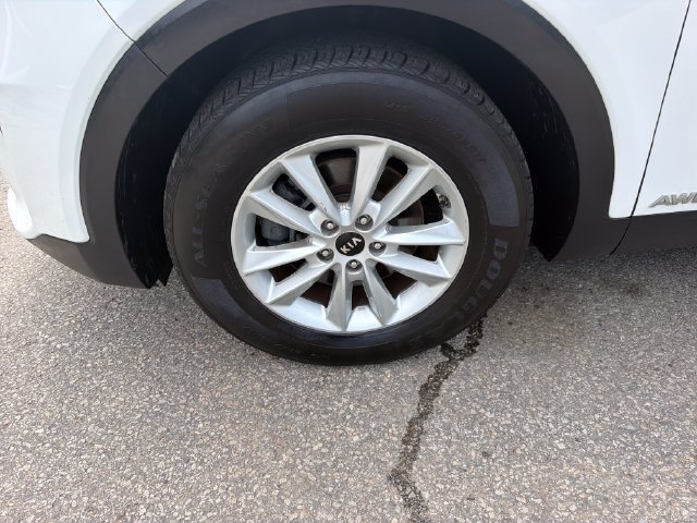 Used 2019 Kia Sorento AWD V6 image 31