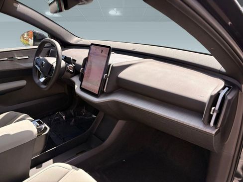 Certified 2025 Volvo EX30 Plus w/ Climate Package image 25