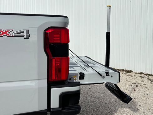 New 2026 Ford F250 Platinum AWD/4WD image 16
