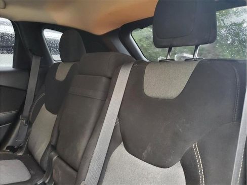 Used 2018 Jeep Cherokee Latitude FWD image 26