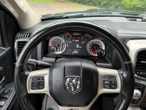 Used 2018 RAM 1500 Laramie w/ Convenience Group AWD/4WD image 20