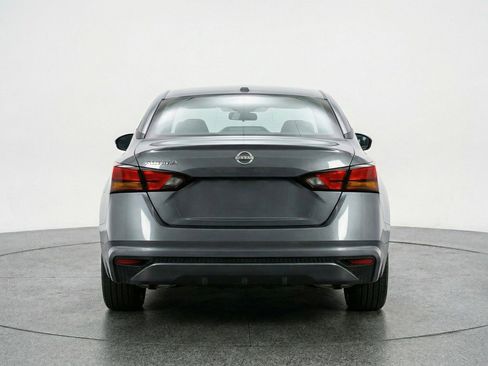 Used 2025 Nissan Altima 2.5 SV image 7